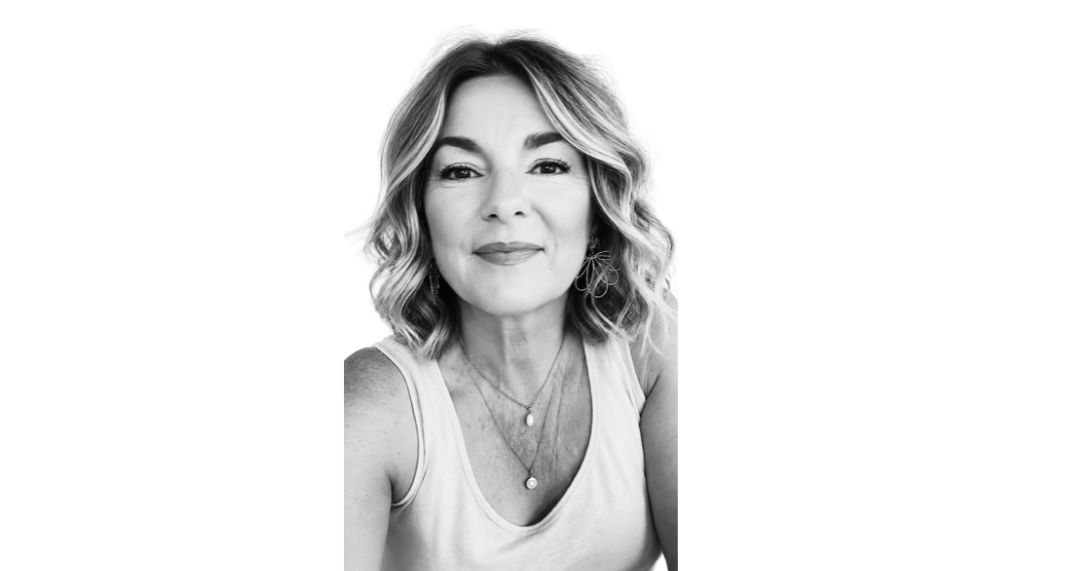 Portrait en noir et blanc de Sylvie Duclos, consultante, coach et formatrice